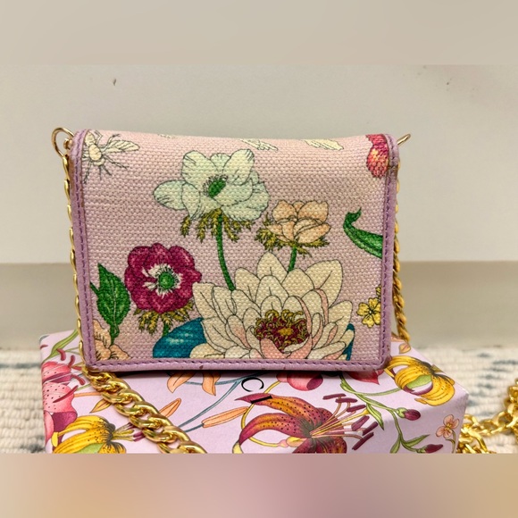 SOLD GUCCI Limited Edition Lavender Floral Feminine Wallet - Picture 4 of 16
